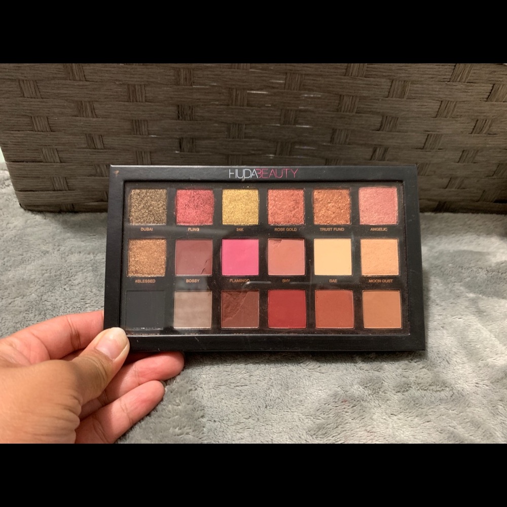 HUDA Rose Gold Eyeshadow Palette